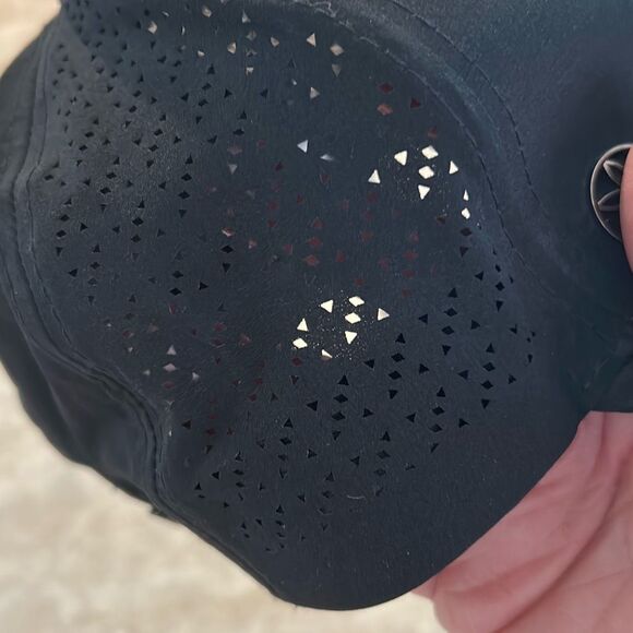 GAIAM Black Hat - Picture 3 of 6